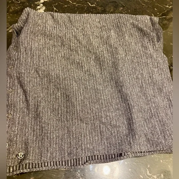 Lululemon Grey Vinyasa Scarf & Wrap - Picture 3 of 4